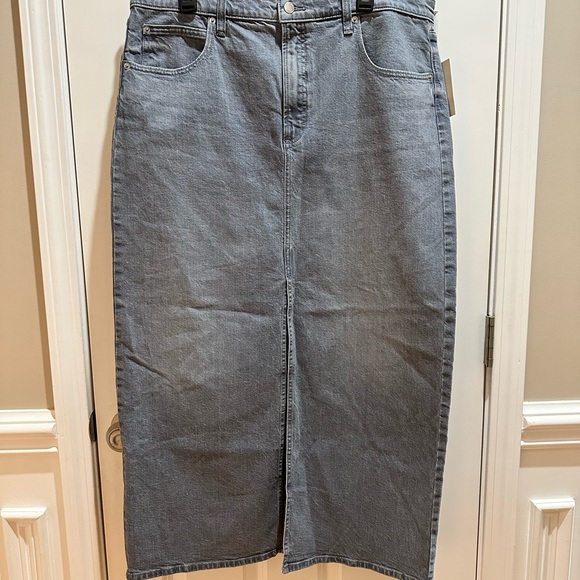 NEW Universal Thread Gray Denim Skirt sz. 16 - Picture 2 of 3